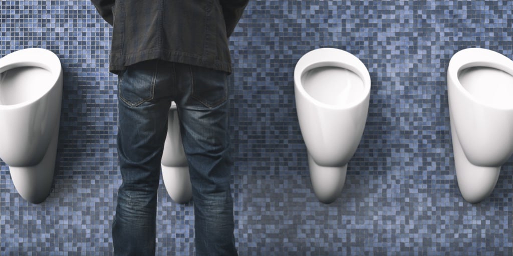 Mand på toilet - ufrivillig vandladning mænd